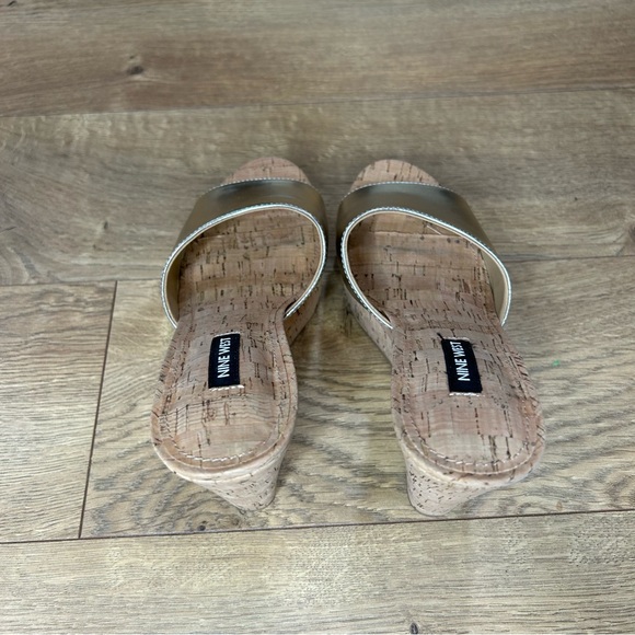 Nine West Herden3 cork wedge heel with gold - Size 7.5 - Picture 5 of 8